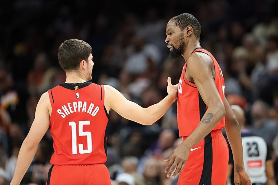 防守硬度明显提升了！火箭后场新星能否保持这样的侵略性呢？