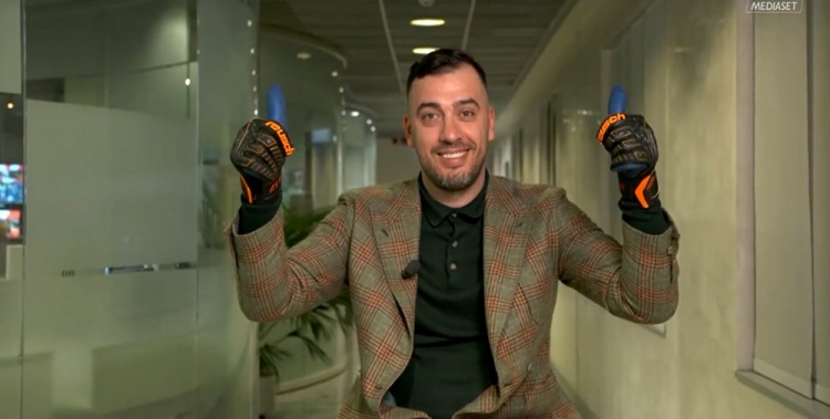 皇冠体育官方入口-名宿：意甲最佳门将是斯维拉尔 多纳鲁马想追赶布冯还得很长时间