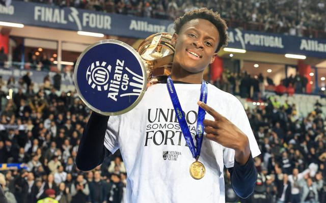 皇冠体育官方入口-王勤伯：巴黎的合同vs葡超的合同，18岁小孩怎么选？